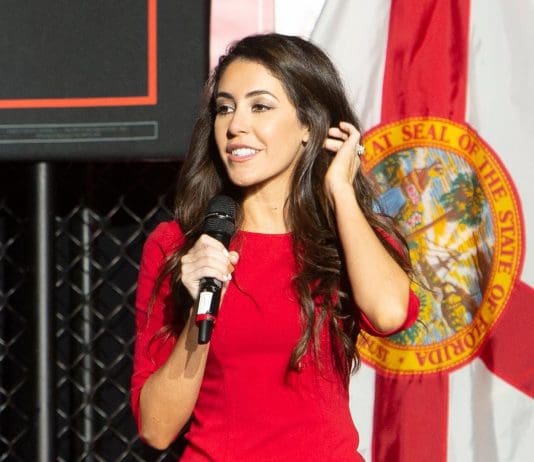 Anna Paulina Luna