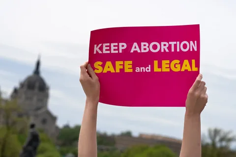 قانون سقط جنین